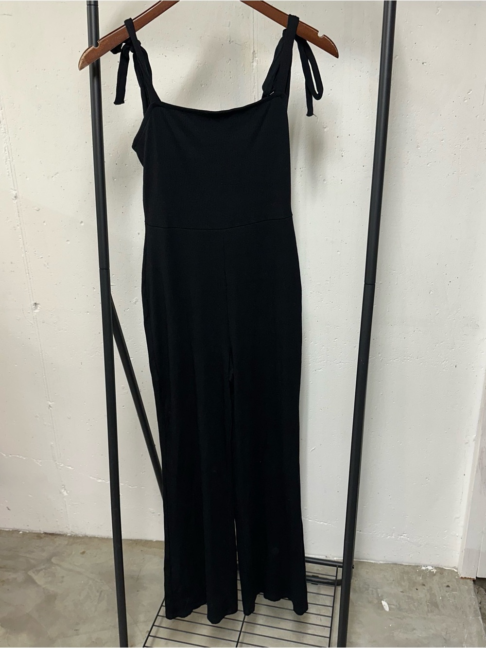 Urban Outfitters Black Tie-Shoulder Jumpsuit 🛶